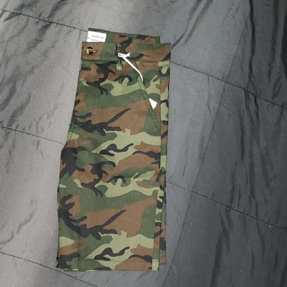 Size 10 camo shorts NWT
